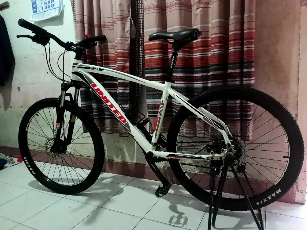 Sepeda MTB UNITED,Full Alloy,Upgrade,Ban Maxxis,Mulus,Siap gowes,BU