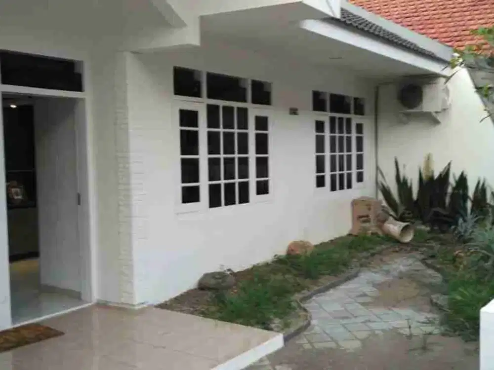 NGINDEN INTAN rumah 1 lantai furnish dekat RS. Premier, UNTAG, UBAYA, MERR