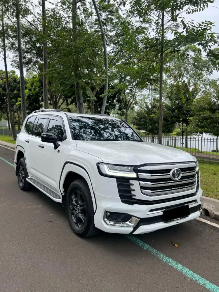 TOYOTA LAND CRUISER 300 GR-SPORT 4X4 2024