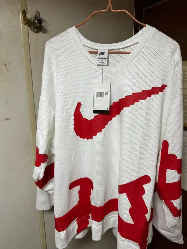 NIKE OVERSIZED BAHAN ADEM KONDISI BNWT