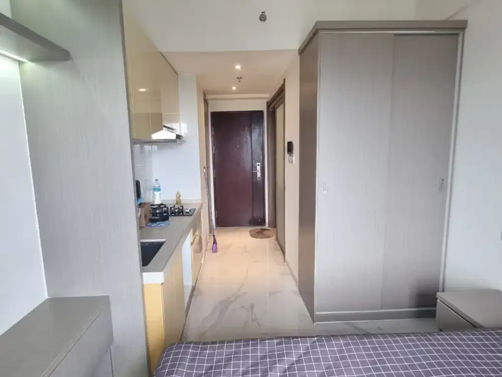 Apartment Sky House Tower Leonie Studio Lantai 32 City View