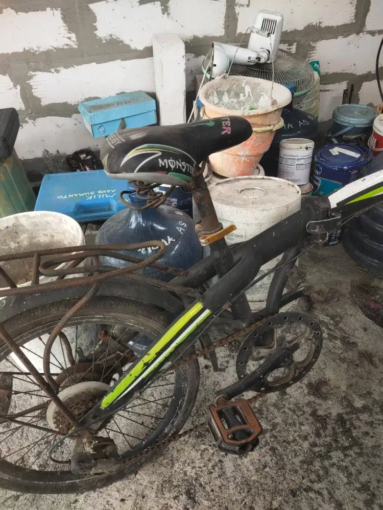 SEPEDA MINI BISA DIPAKAI ASAL MAU MEMPERBAIKI BAN