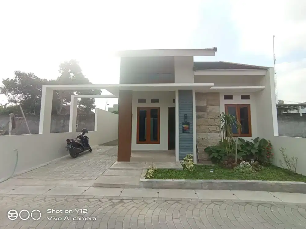 Masih Bisa Nego Rumah Semi Furnished Desain Rapi dekat Jalan Jogja Solo