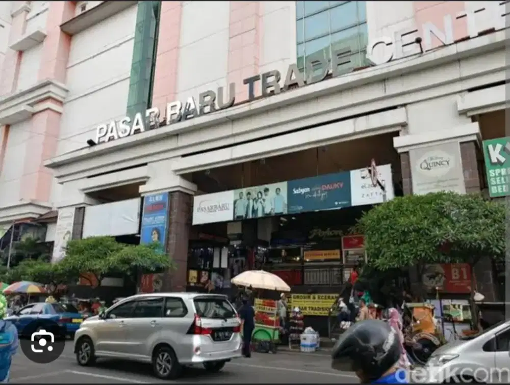 Dicari karyawan laki buat di toko pasar baru trade center