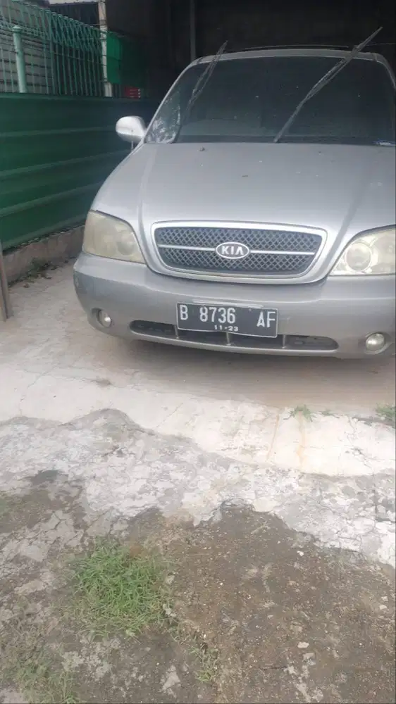 Kia sedona tahun 2003