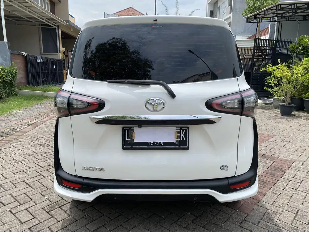 Toyota Sienta 1.5 Q matic putih 2016 a/n pribadi km.104.000.(L) istmwa