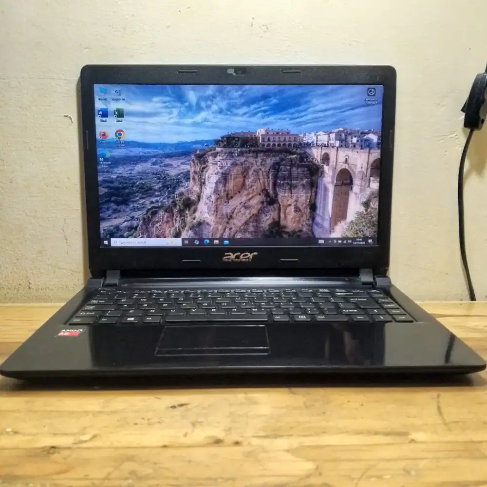 Acer AMD A8-7410 Ram 8 GB SSD 128 GB + HDD 500 GB