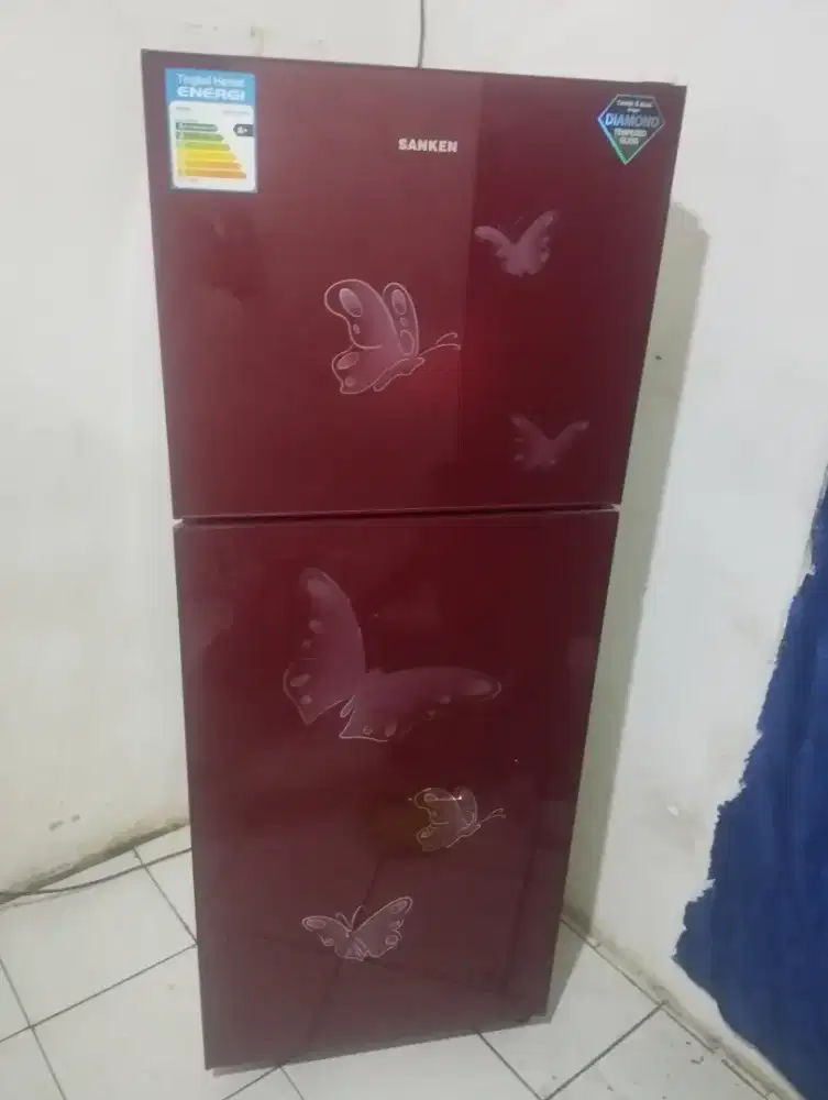 Di jual kulkas sanken 2 pintu