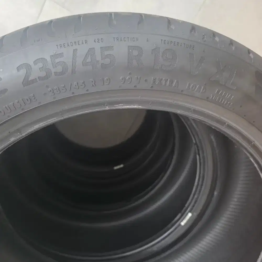 Ban Continental 235 45 R19