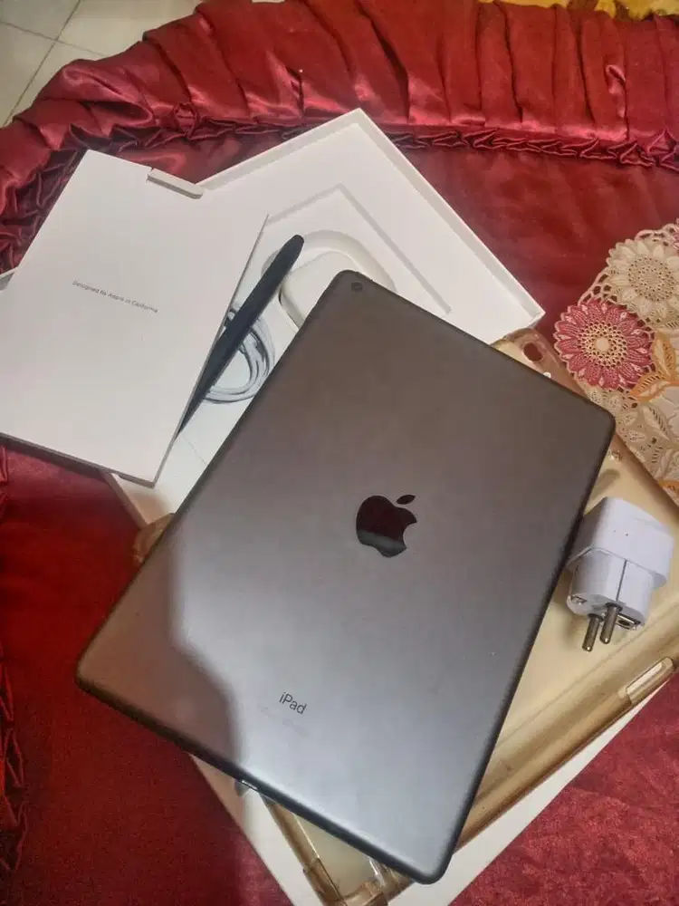 DIJUAL CEPAT IPAD GEN 9 FULLSET MULUS + PENCIL