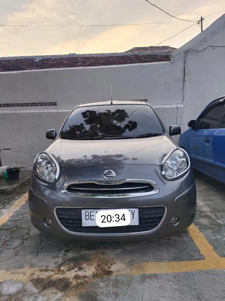 Nissan March 2012 Bensin