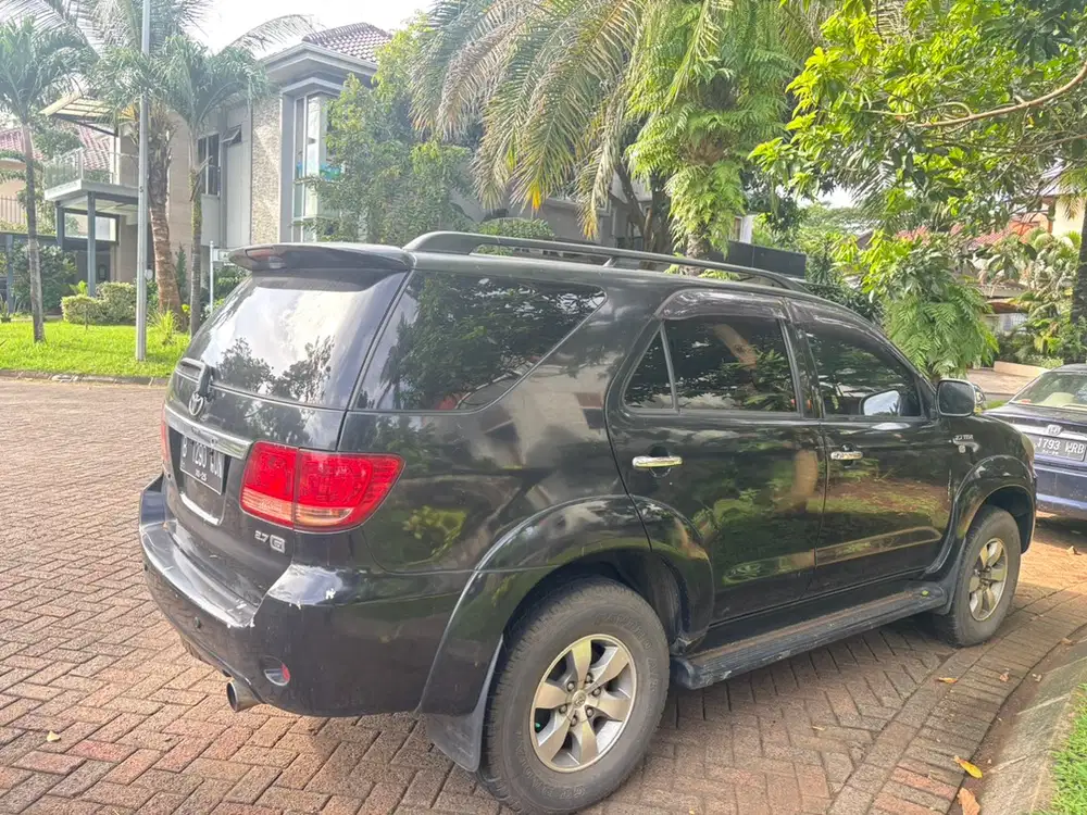 Toyota Fortuner 2010 Bensin