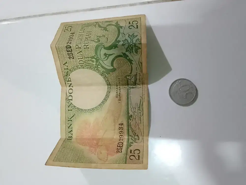 Uang 25 Rupiah dan 50 Rupiah