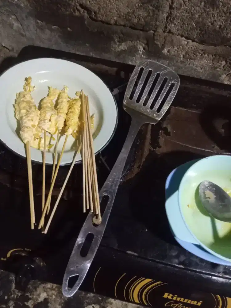 Jaga stand telor gulung