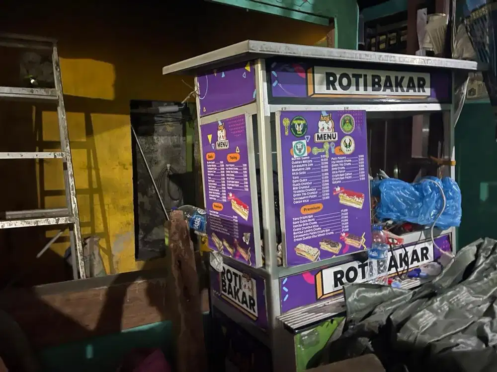 Gerobak bekas roti bakar