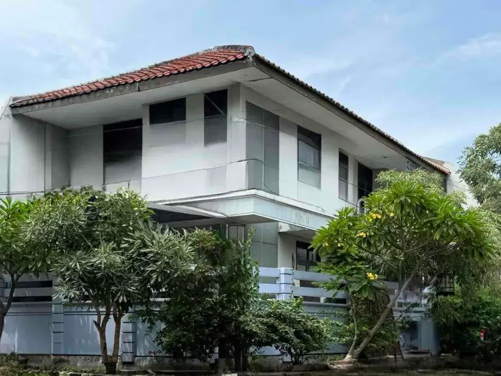 Disewakan/ Dijual Rumah 2 Lantai Murah Tengah Kota Surabaya dekat Tol