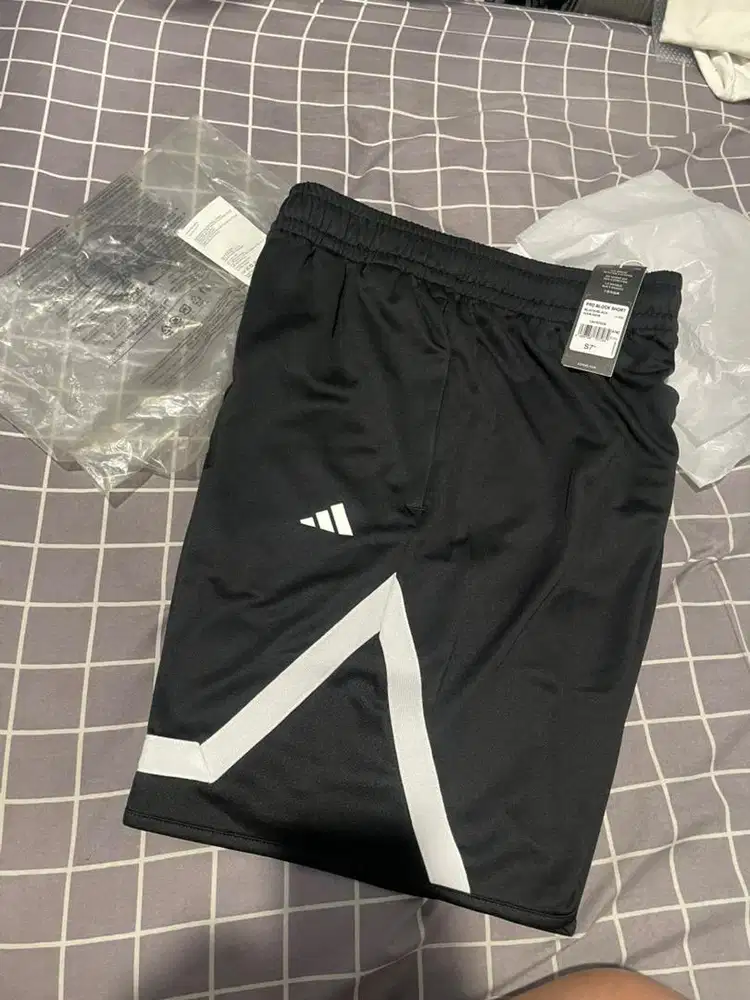(Jual Baru) Adidas Basketball Pro Block Shorts Men Black (Size S)