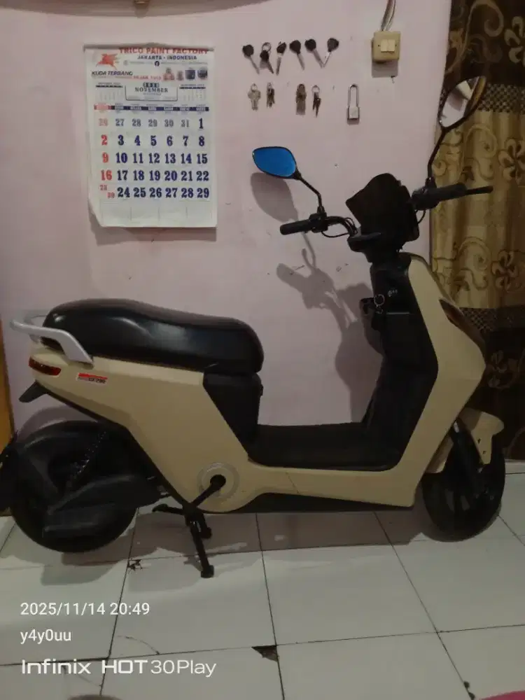 Sepeda listrik merek u winfly kondisi normal gda minus