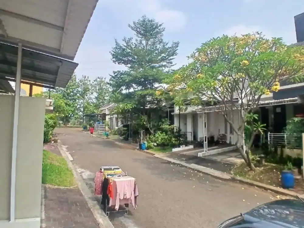 Rumah 1.5 Lantai Legenda Wisata Cibubur siap Huni bisa KPR