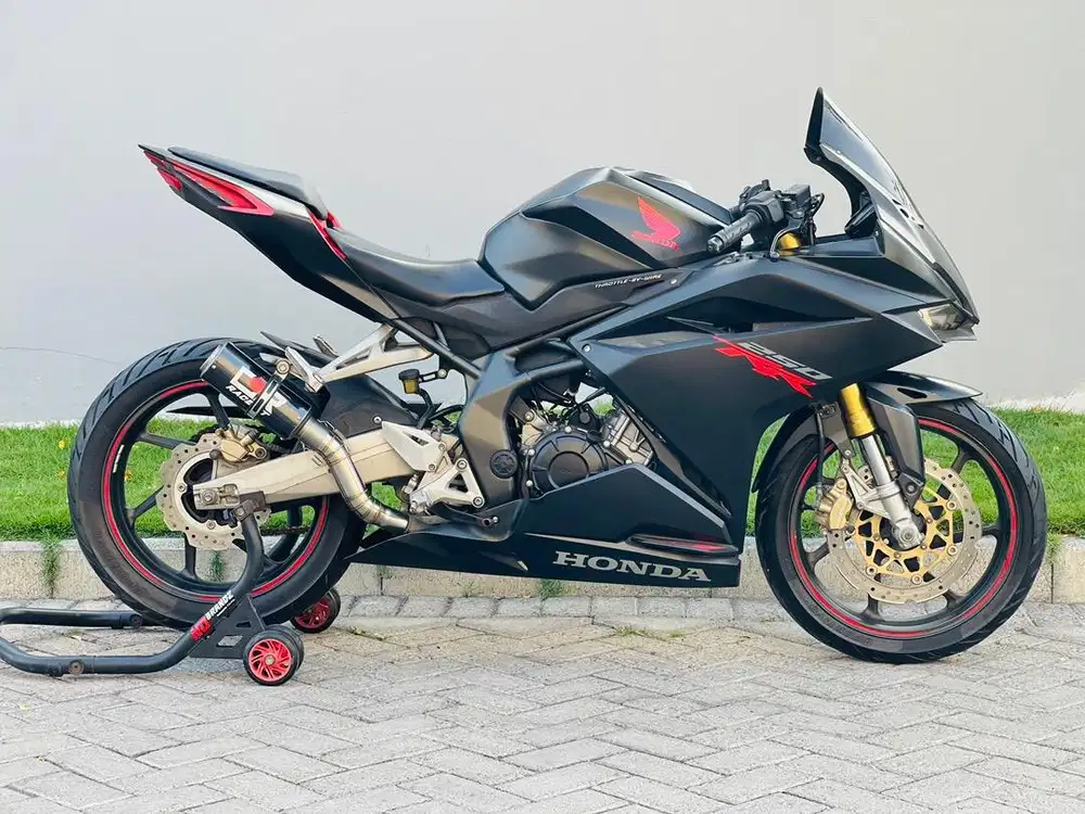 Honda cbr250rr black matte plat L pajak on cbr250 rr cbr 250rr cbr 250