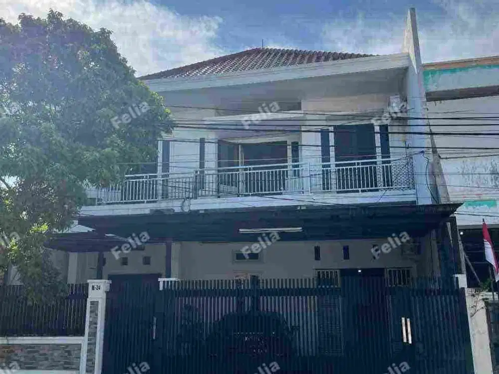 Dijual rumah siap huni tenggilis