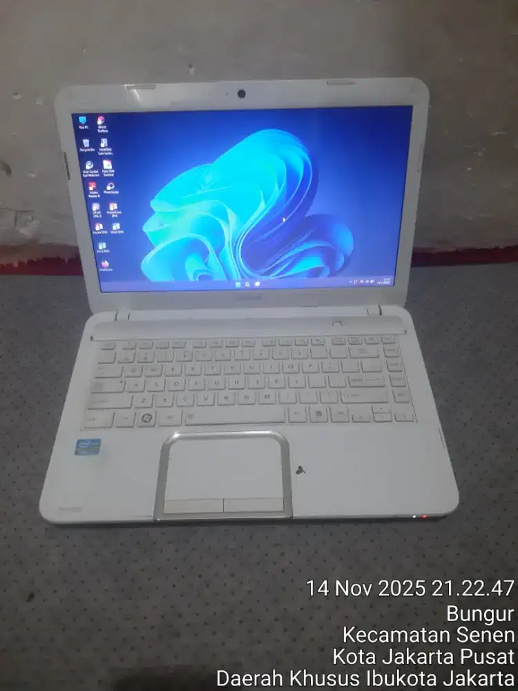 TOSHIBA Satellite L840