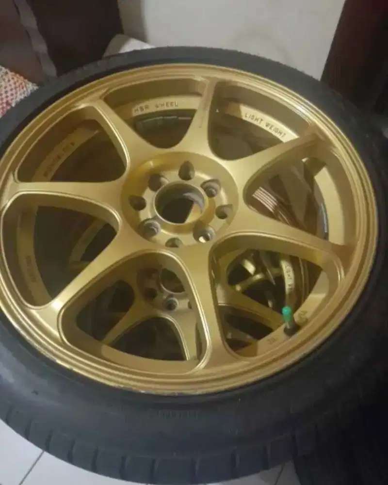 Velg Mobil HSR Sebunsuta Ring 17 Gold + Ban Accelera Phi - R
