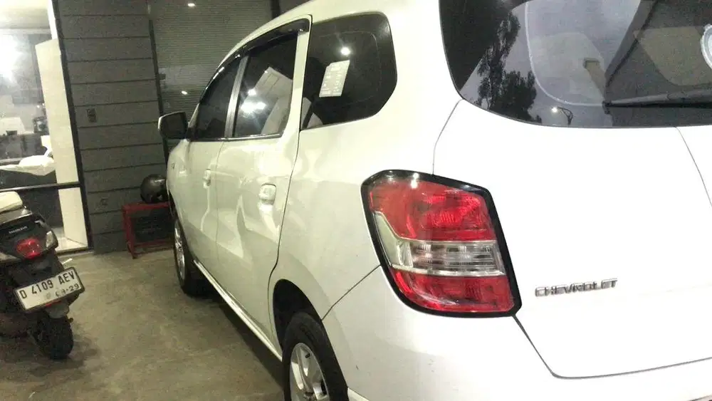 MOBIL CHEVROLET SPIN