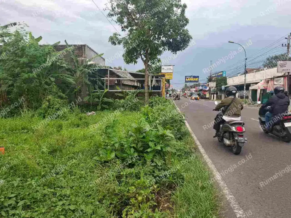 tanah pinggir jalan raya Kaliurang KM 12 selatan UII