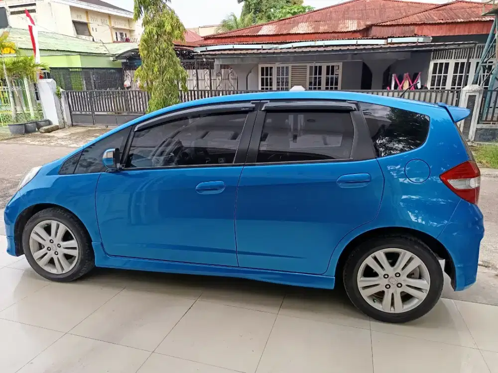Honda jazz 2012 Nik 2011 km low super