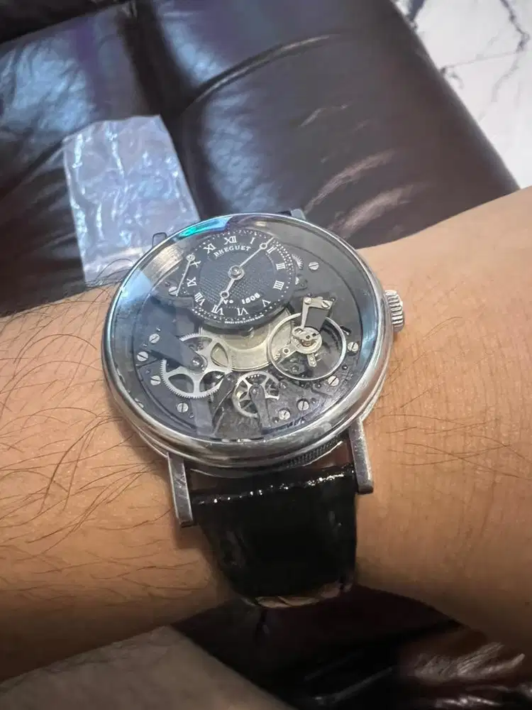 Breguet emas putih