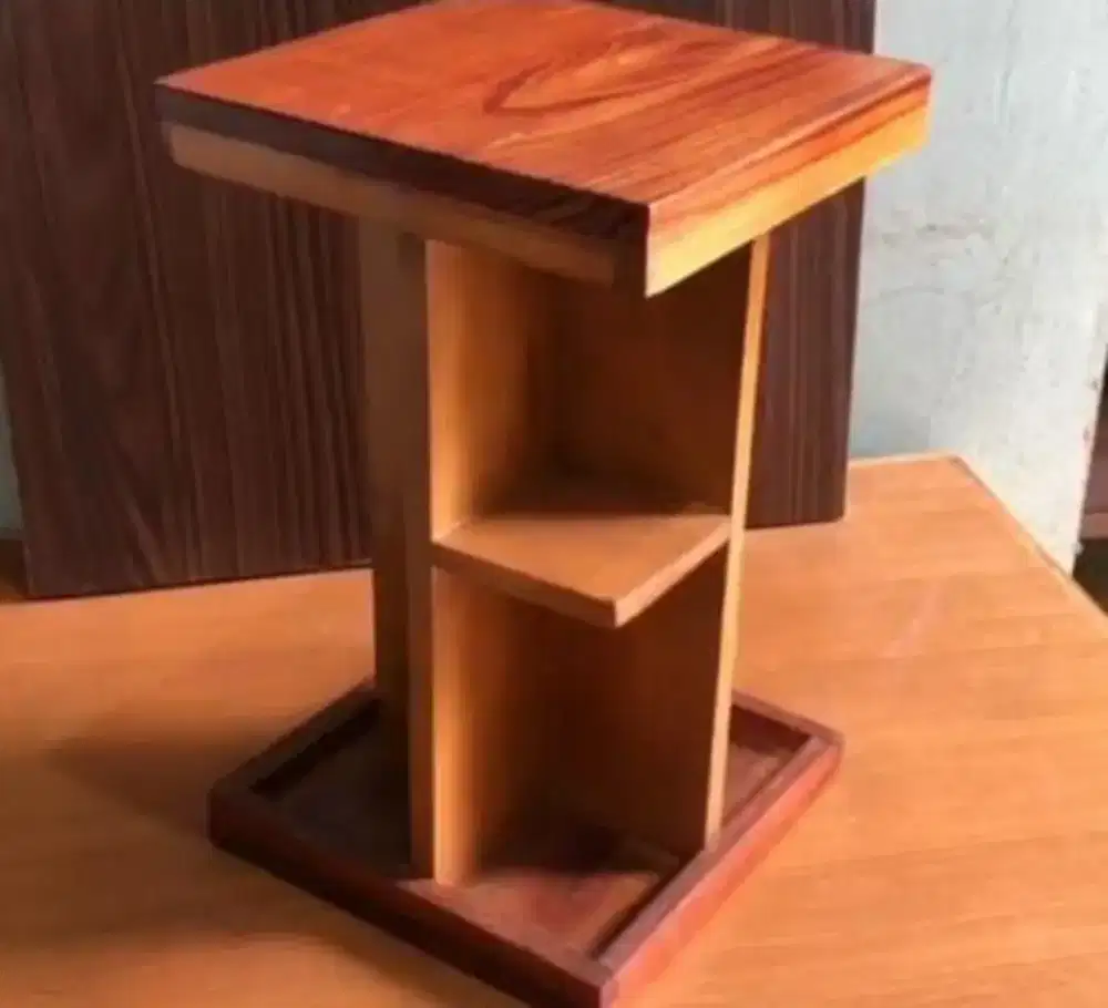 Rak Kosmetik Estetik dari Kayu Bekas – Handmade, Unik, Multifungsi!