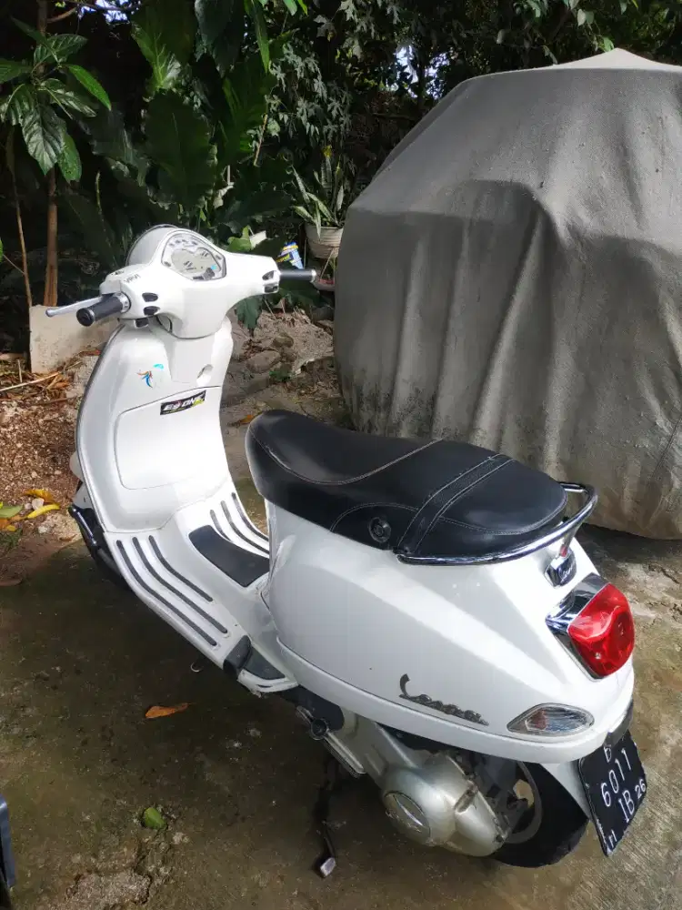 Vespa LX 150iE 2011 BPKB ONLY