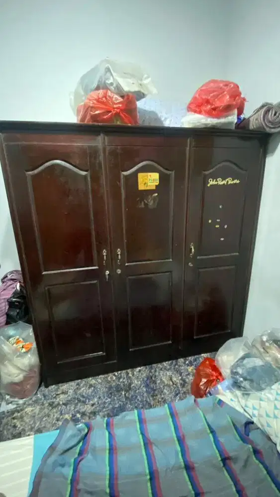 Dijual Lemari Kayu Jati Asli
