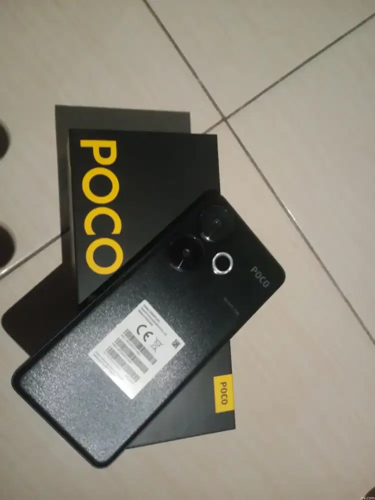Jual hp Poco f6 black  ram 12/512