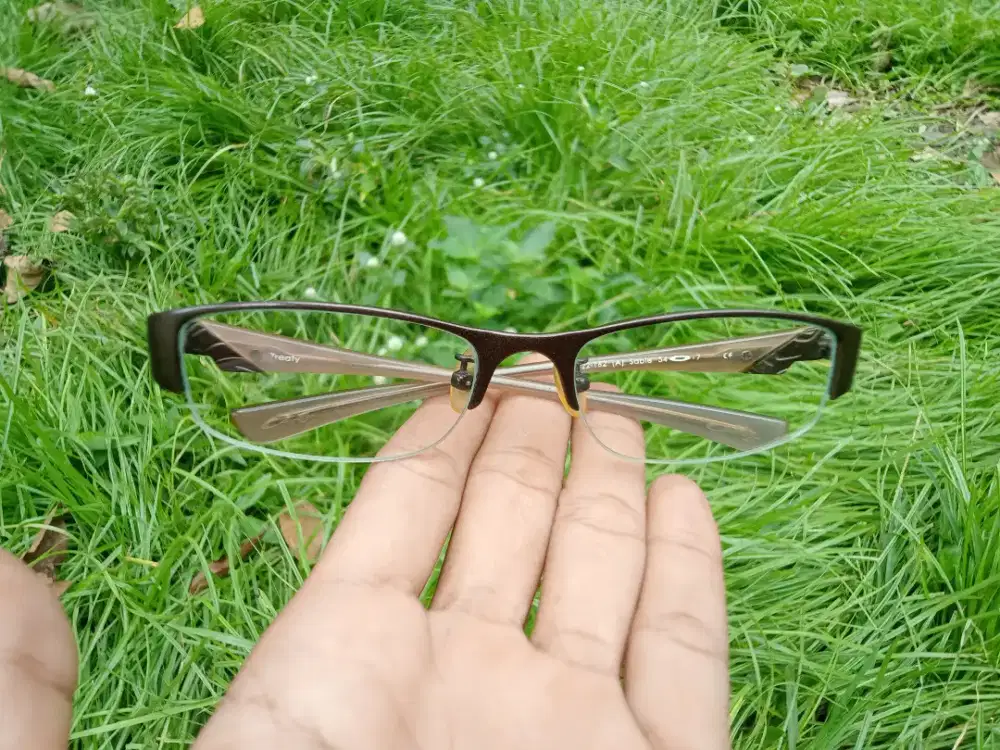 Kacamata Oakley treaty kondisi like new