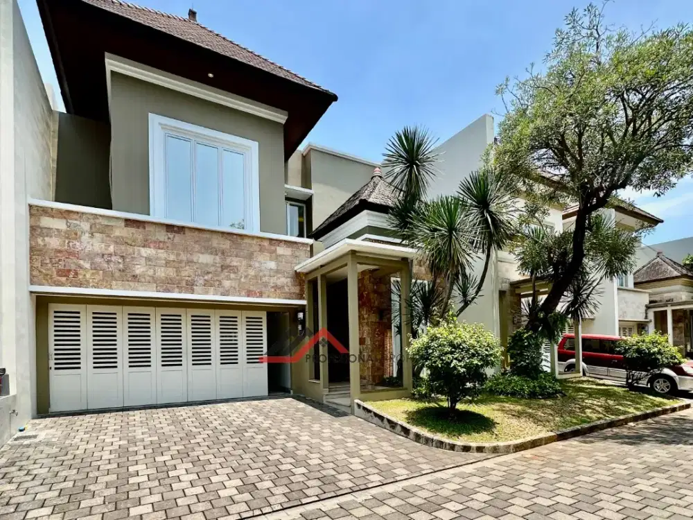 Rumah Tropical Minimalis Dalam Town House