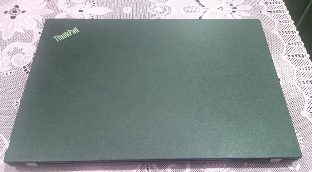 Lenovo ThinkPad T490s, mulus, tinggal pake