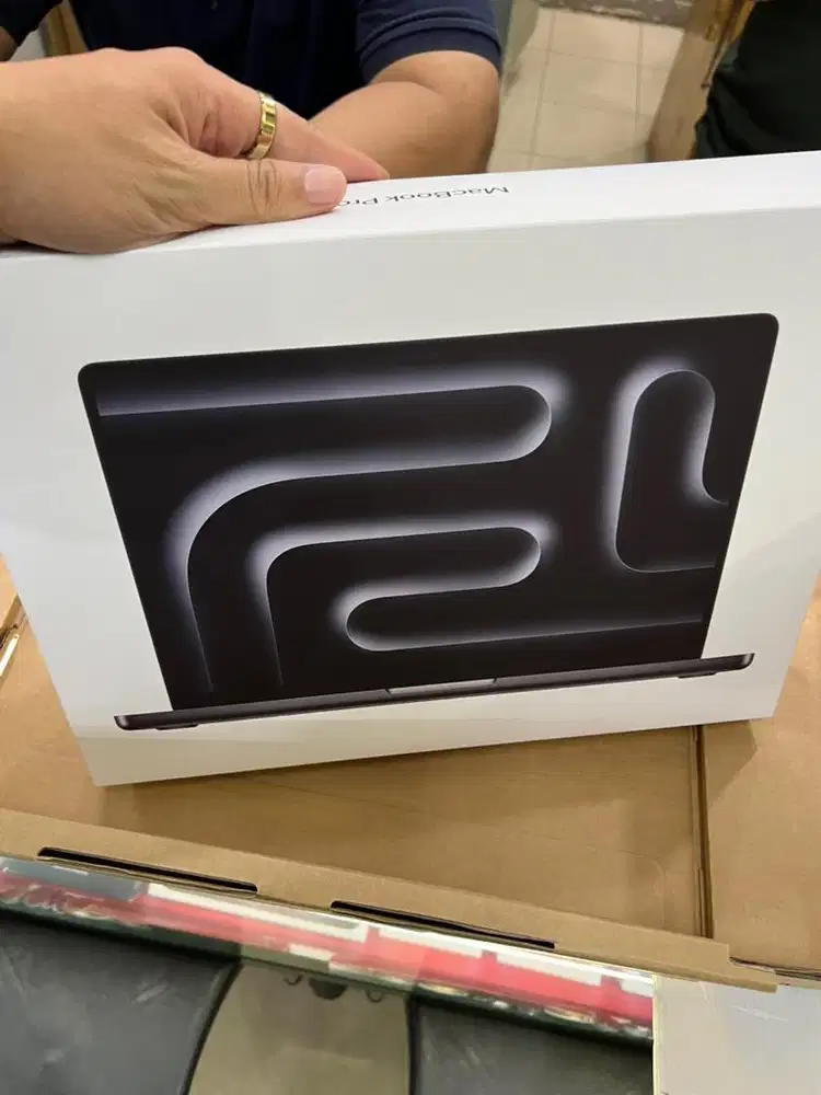 Macbook pro m4 14 inch ram 16 ssd 512 ibox baru dan segel Space black
