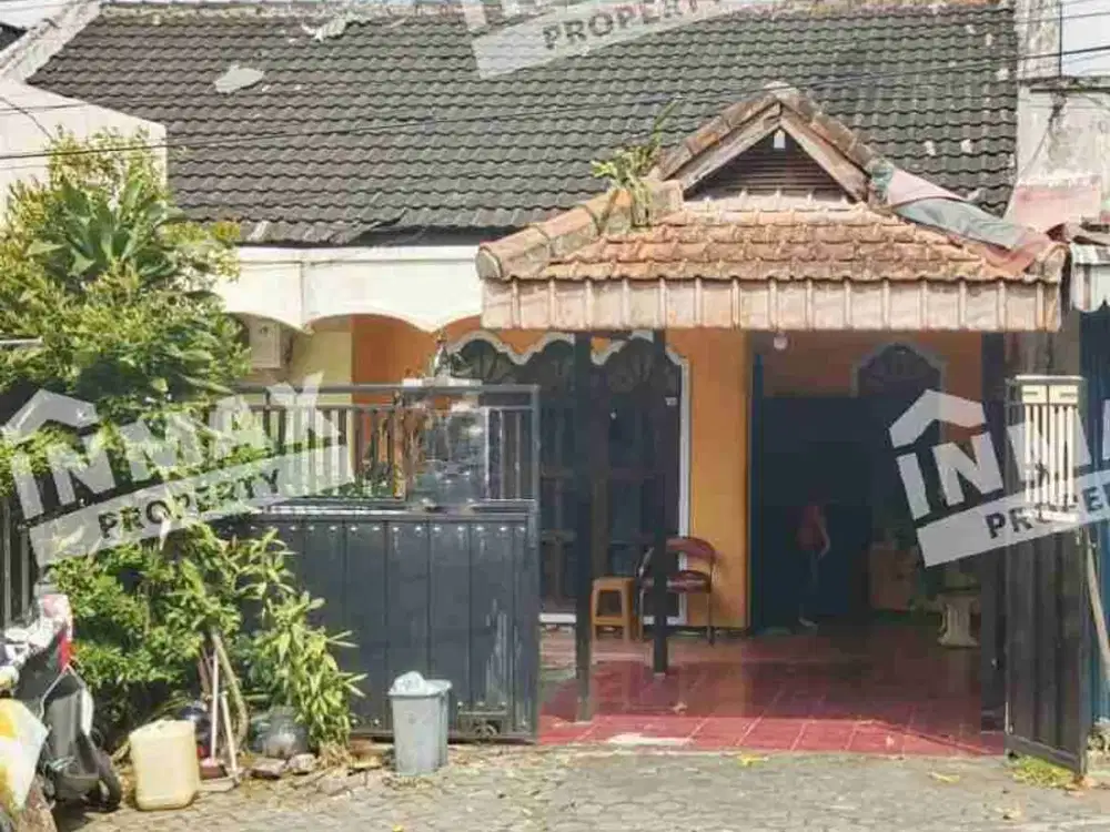 dijual rumah 2lt luas 350 strategis nol jalan raya lawang.SHM cocok untuk rumah kos,resto,cafe,dibangun beberapa ruko,investasi nego keras