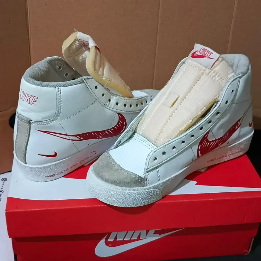 Sepatu Nike Blazer Mid '77 Vintage Sketch Pack. 