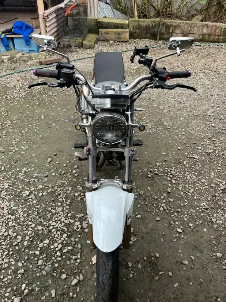 Honda cb tahun 1999 antik