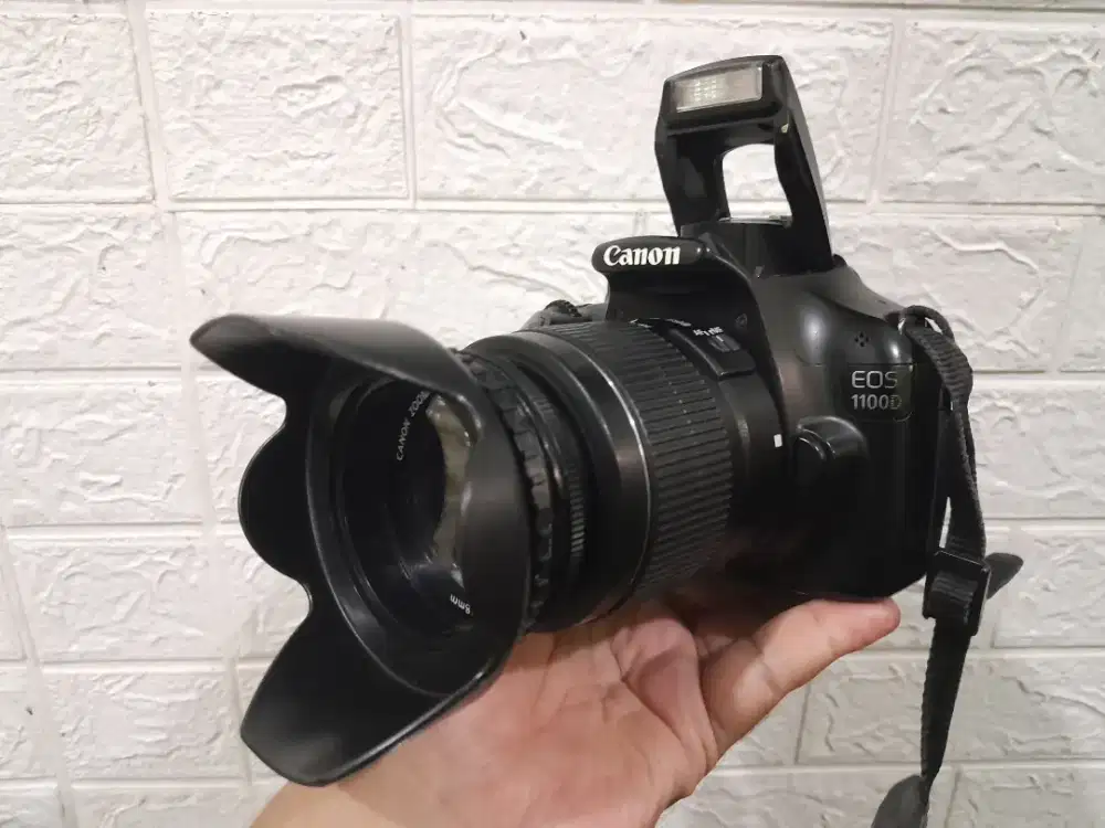 Kamera dslr Canon 1100D