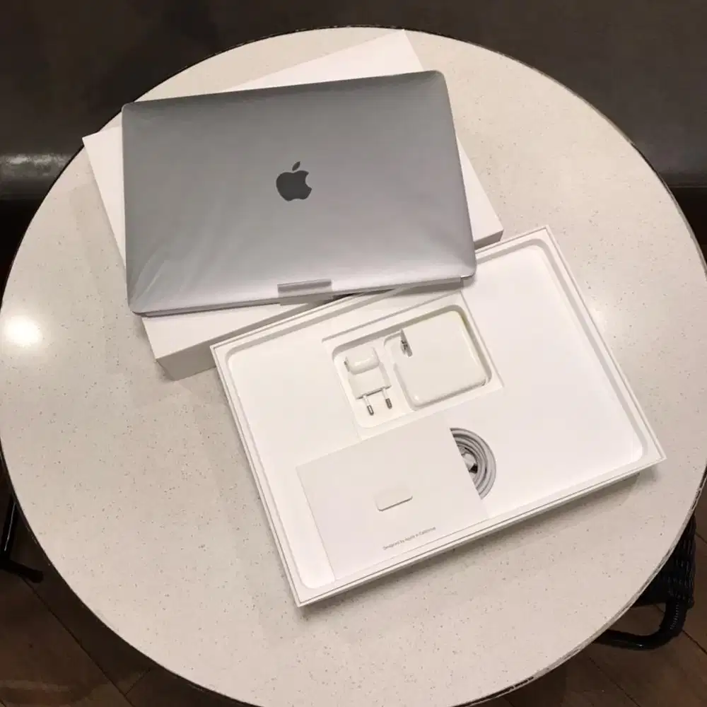 Macbook Pro 15” 2019 i7 Dual VGA Like New