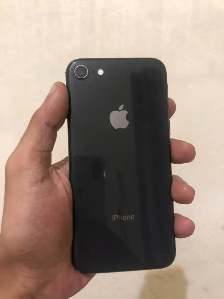 iPhone 8 64 GB inter sinyal aman black