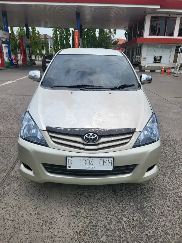Toyota kijang innova E mt solar