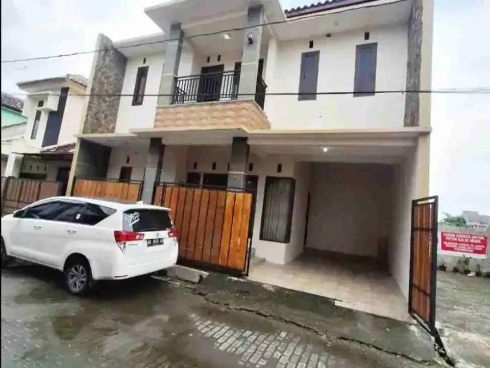 Rumah Mewah 2 lt di Perum Singopuran dekat Luwes Kartasura
