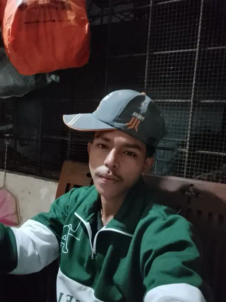 Cari pekerjaan, mungkin ada yang butu tenaga bantu mekanik motor