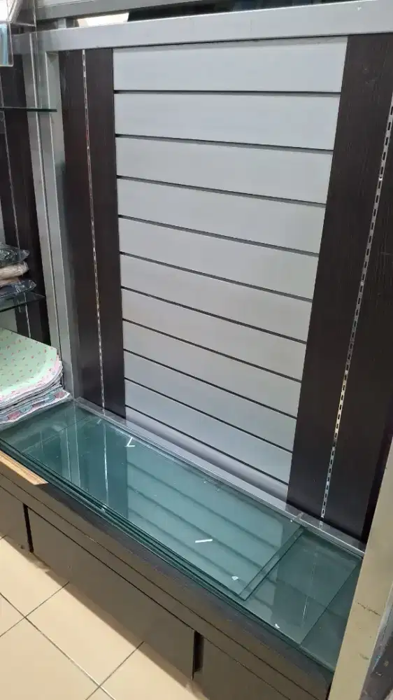 Rak display ex tas brandet