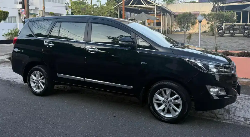 Innova Reborn 2.0 V Luxury Manual 2017 km 34rb